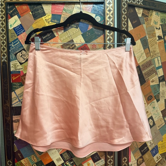 Pink Satin Set - Picture 5 of 7